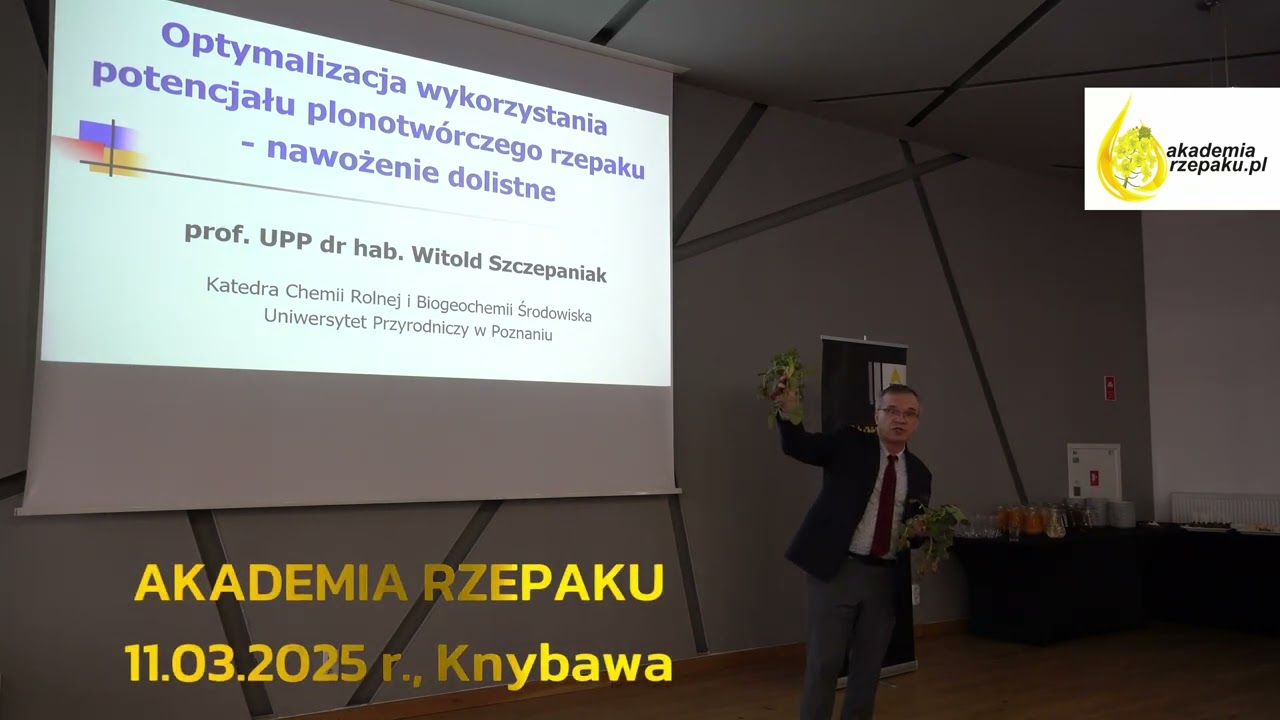 Nawożenie dolistne rzepaku ozimego - prof. Witold Szczepaniak.