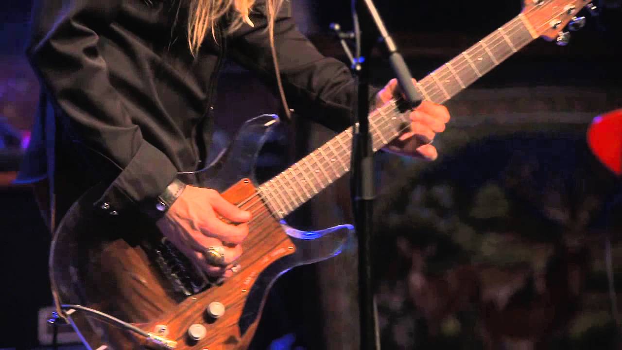 Blackberry Smoke - Sleeping Dogs (Live At The Georgia Theatre DVD)