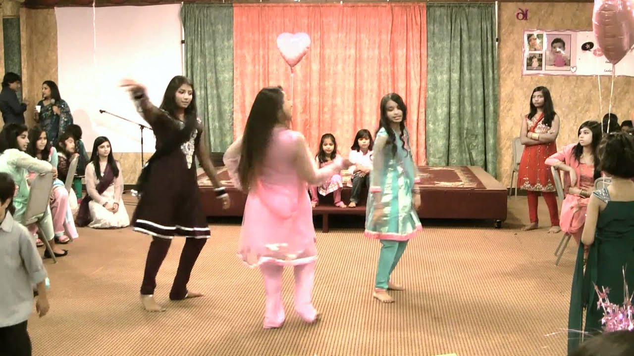Jhumurr Dance Group - Aaja Nachle/Love Mera Hit Hit Dance