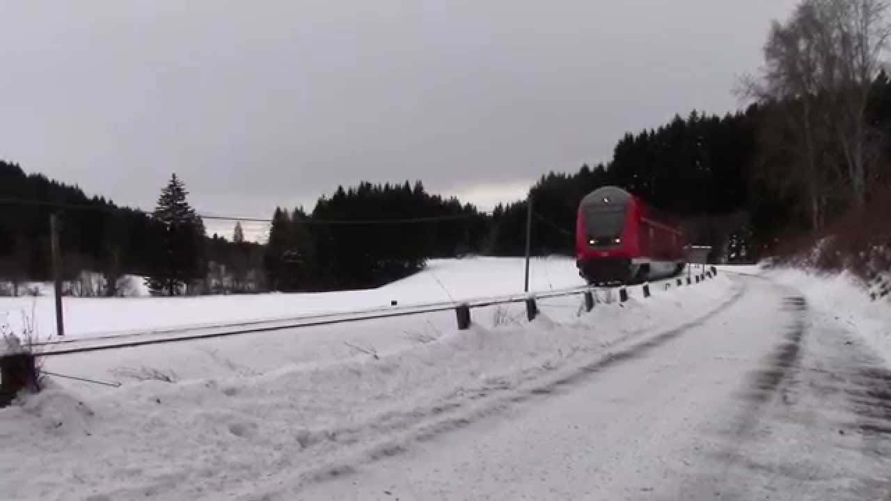 Z&uuml;ge im Schnee: Br 245 002 am 02.01.15