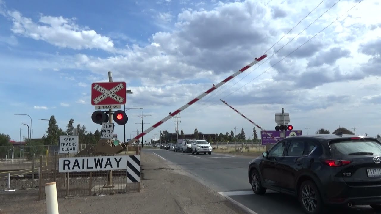 Ferris Rd Level Crossing, Melton South/Cobblebank