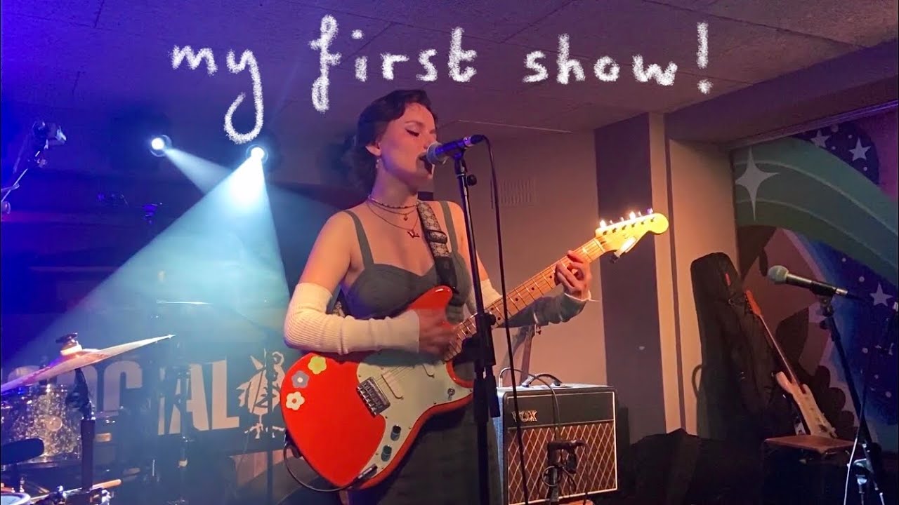 my first solo performance!!! @ acoustic live