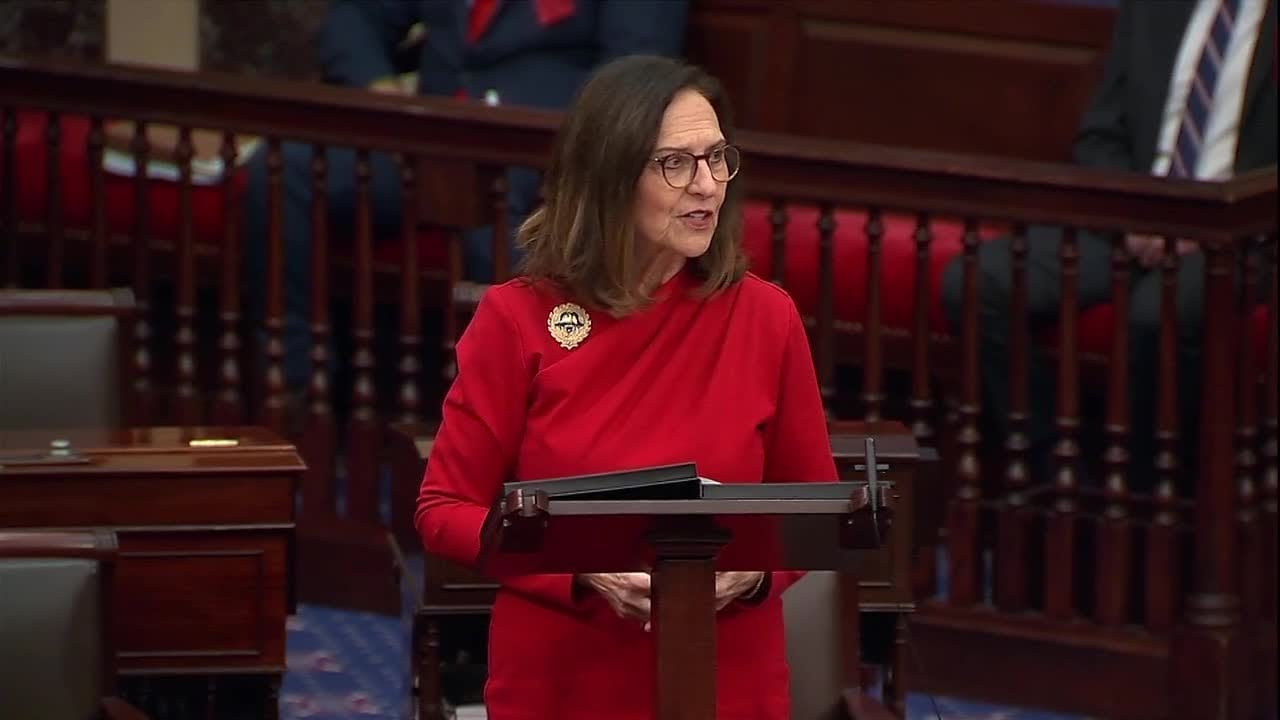 Sen. Fischer honors Sgt. Tietjens