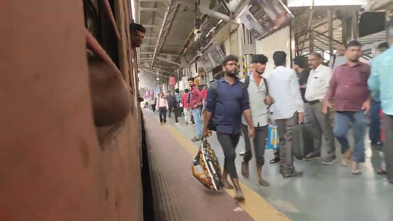 22179 - LTT-MGR Chennai Central express departing from KALYAN JN || Indian Rail Fast Acceleration