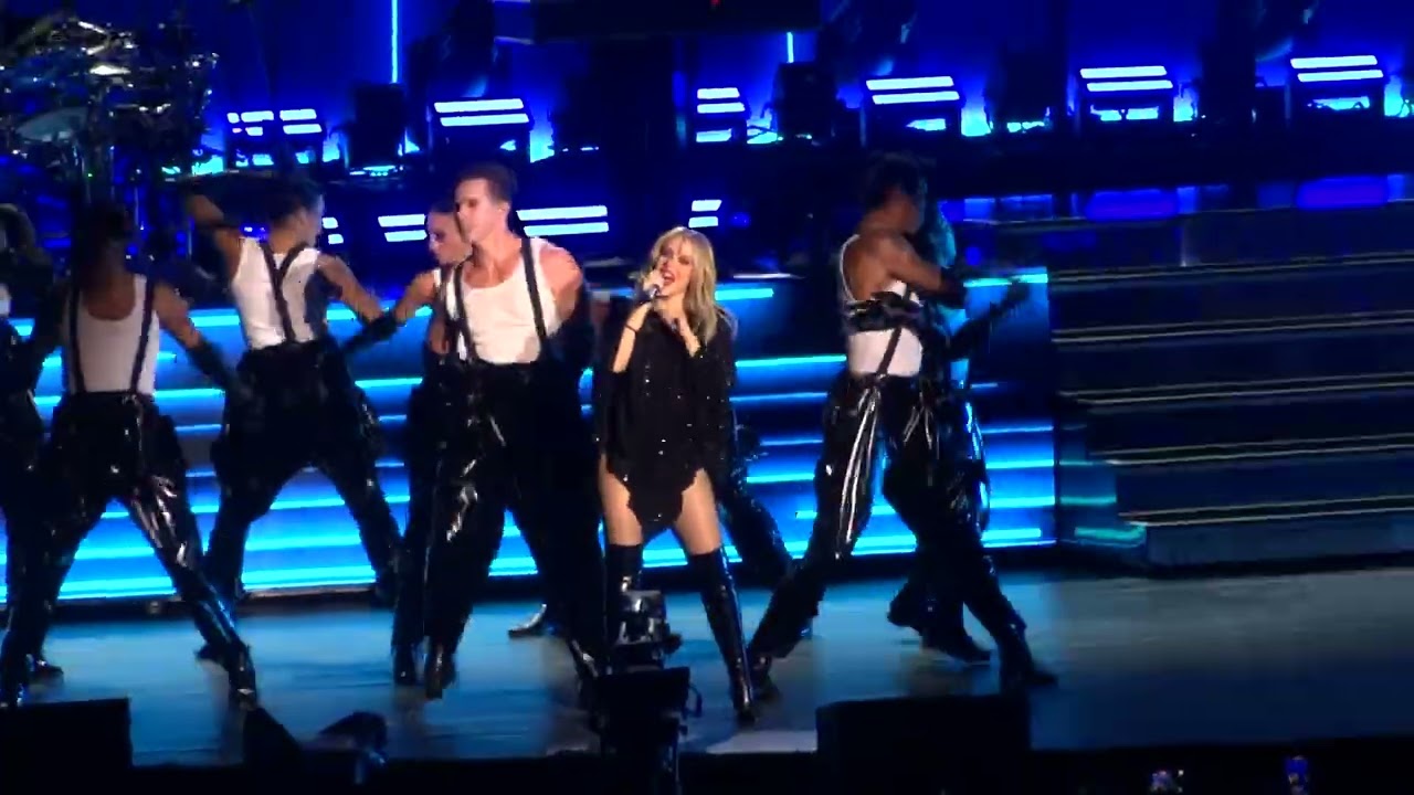 Kylie Minogue - Can't Get You Out of My Head - Stuttgart, 09.07.2025