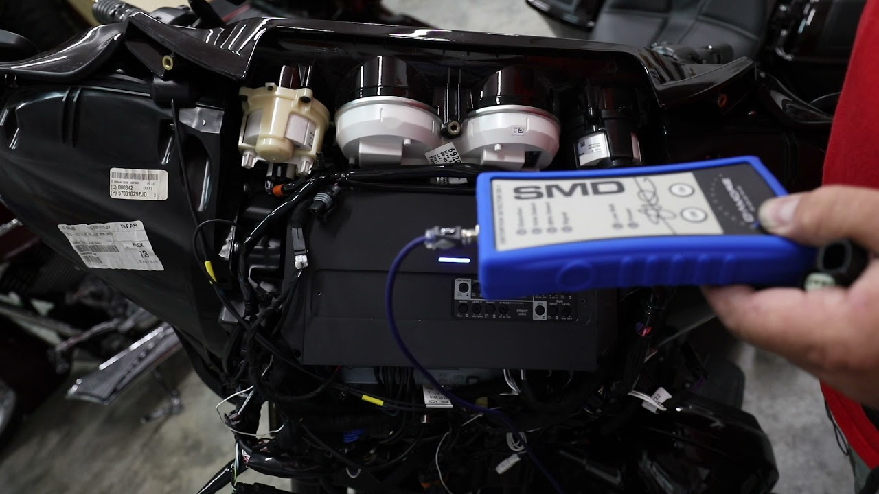 How to Properly Set Amp Gains on Your Harley Davidson