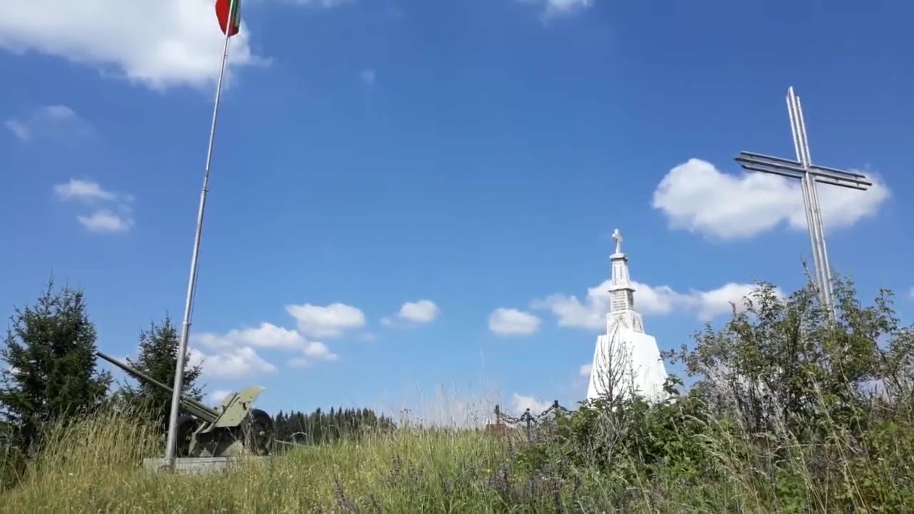 Паметник на загиналите във войните 1912-1918 г. и параклис 