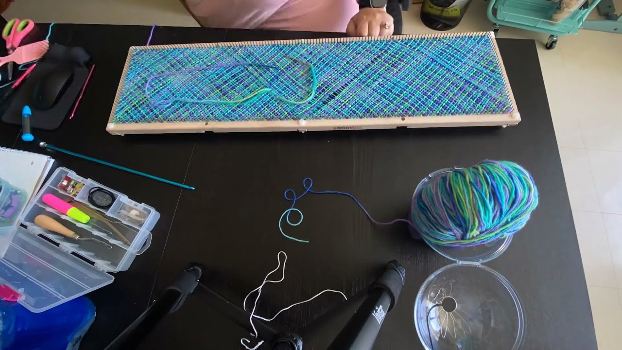 Pin Loom Weaving Time Lapse