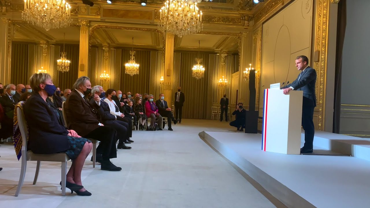 Cérémonie de remise des insignes de Grand officier de la Légion d’Honneur à Julia Kristeva