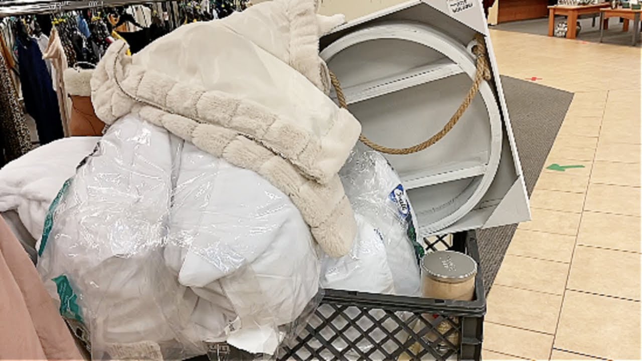 Teen Shopping Vlog | Shoes, Clothes, Room Decor + More!