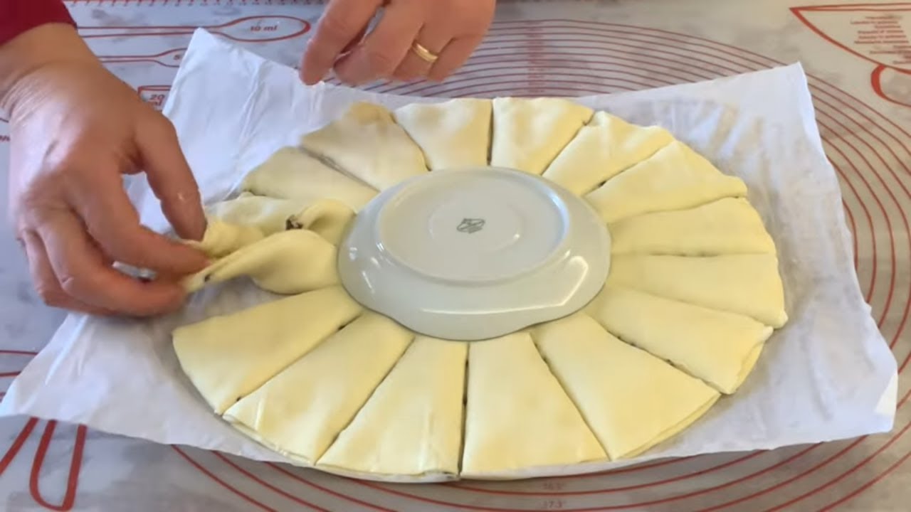 DEVI SOLO  ARROTOLARE LA PASTA SFOGLIA ,DELIZIOSO DOLCE DELLA BEFANA IN 5 MINUTI