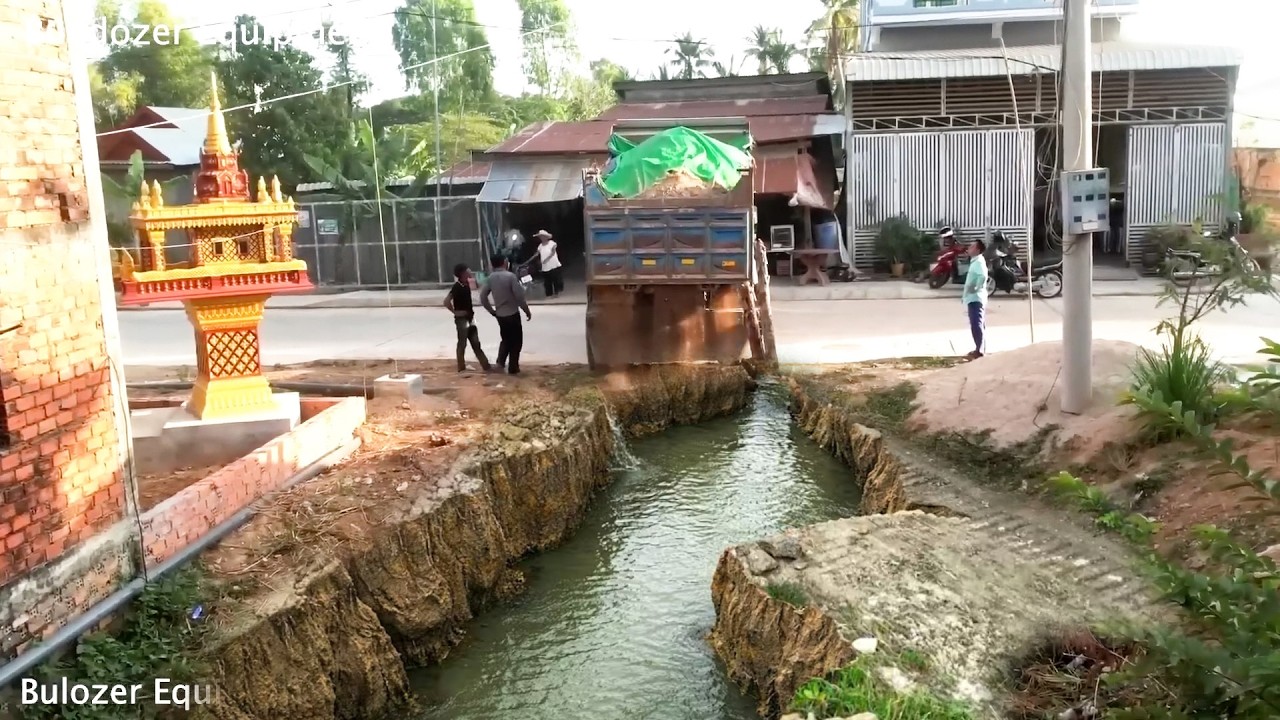 Nice Project!!! Start a new Job Expand & Basic Road Dozer D31P Clearing Forest In Areas Flood