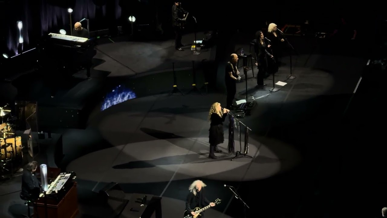 Stevie Nicks - 03 Outside the Rain 04 Dreams - TD Garden Boston MA November 24th 2025