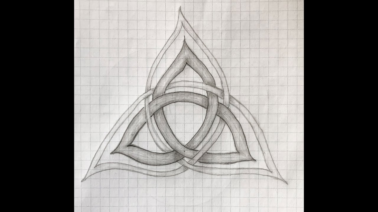 Triquetra tutorial: How to draw a triquetra with three equal loops