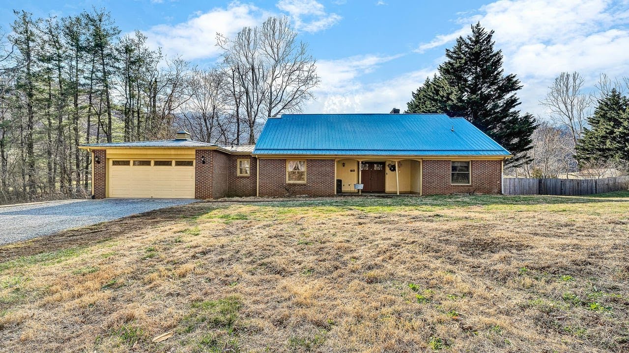 3305 Naff Rd, Boones Mill, VA