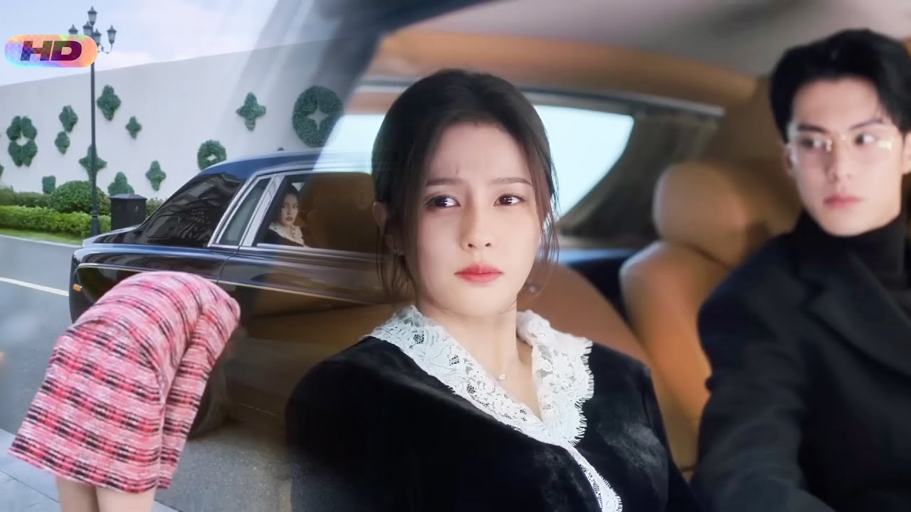 The little journalist is bullied by a scheming woman — the CEO shows up and demands an apology!