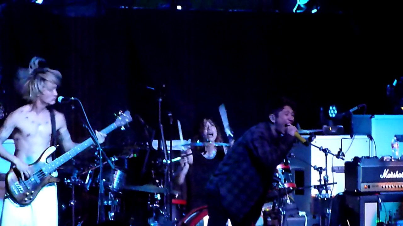One Ok Rock Sacramento CA, Decision feat. Tyler Carter, Suddenly, Stuck in the middle