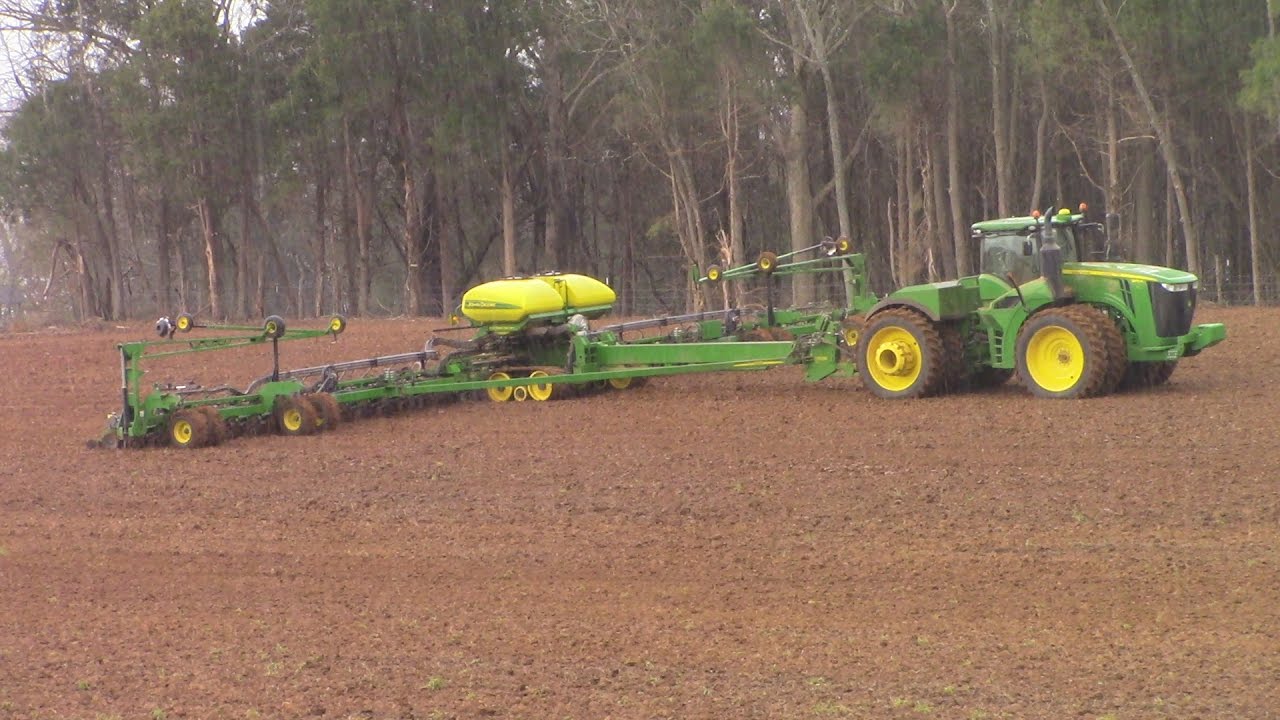 Can You Plant Corn in the Rain with Big John Deere Tractors?