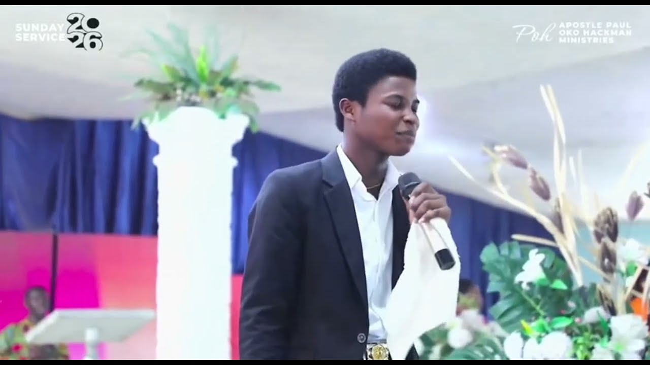 Can you lift up your hands... Let's worship Jesus! 