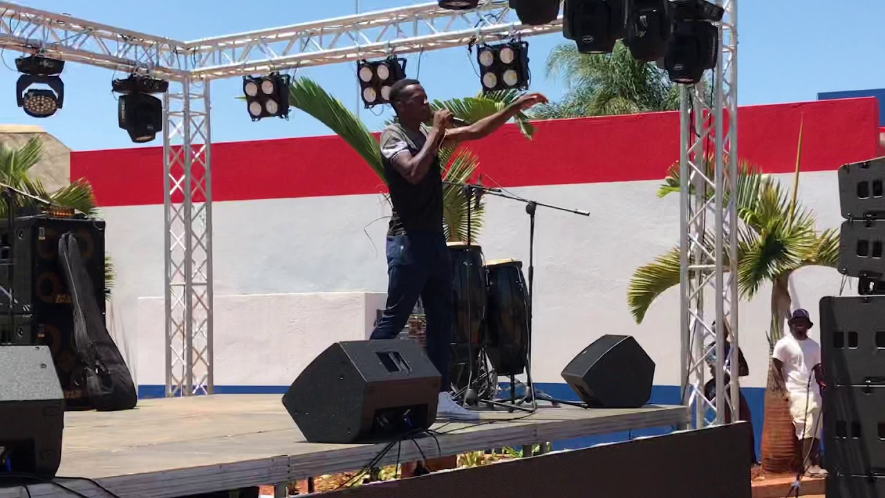 Rasta bathu performing @viva garage (sibasa)