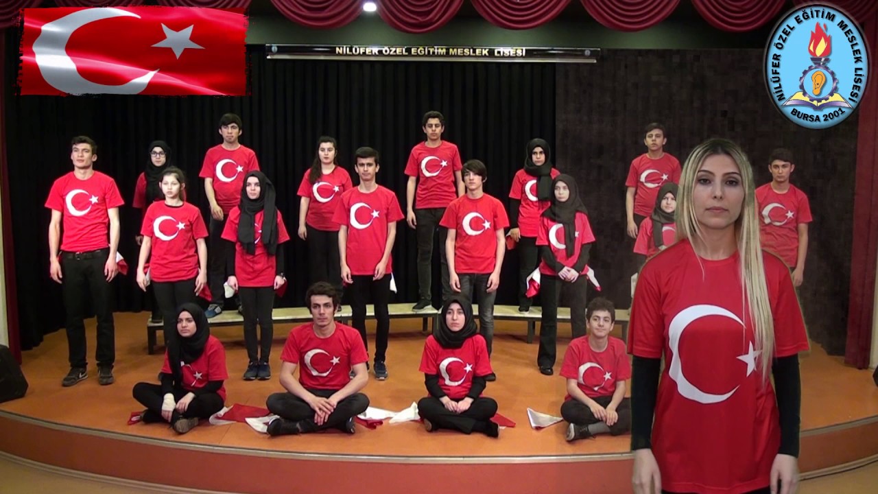 Baş koymuşum Türkiye'nin yoluna Türkiyem