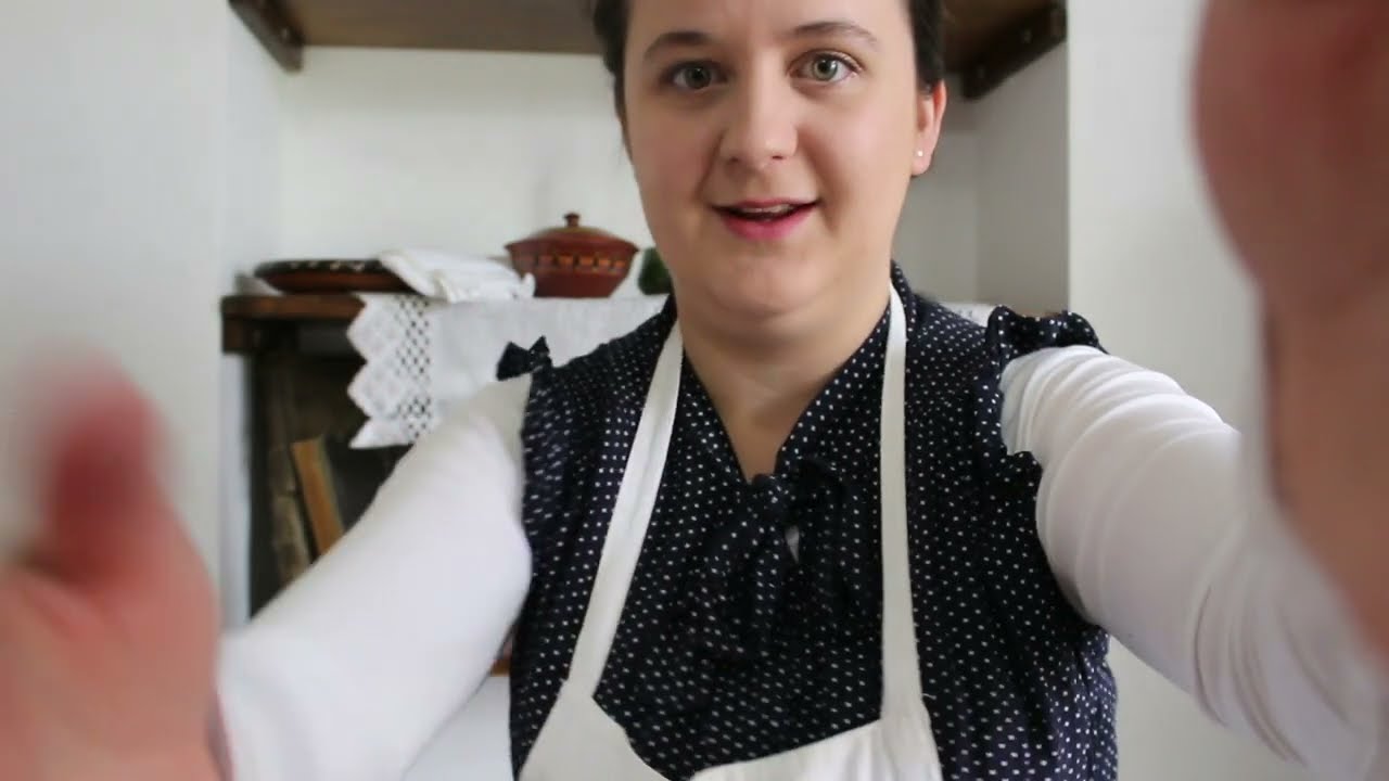 ASMR – 20. századi szobalány segít az esti rutinodban