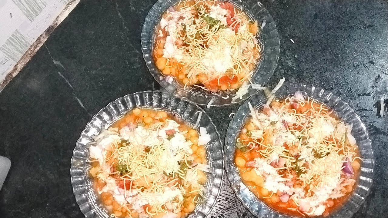Chatpati samosa chaat