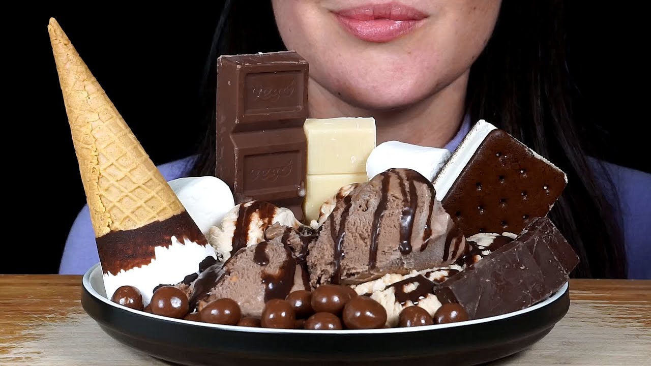 ASMR: Loaded Chocolate Ice Cream Sundae (No Talking)