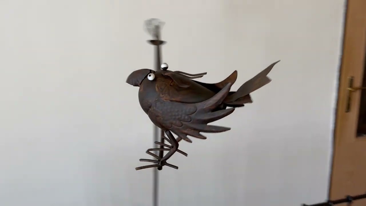 Origin&aacute;ln&iacute; zahradn&iacute; dekorace pt&aacute;k do tr&aacute;vn&iacute;ku - z&aacute;pich