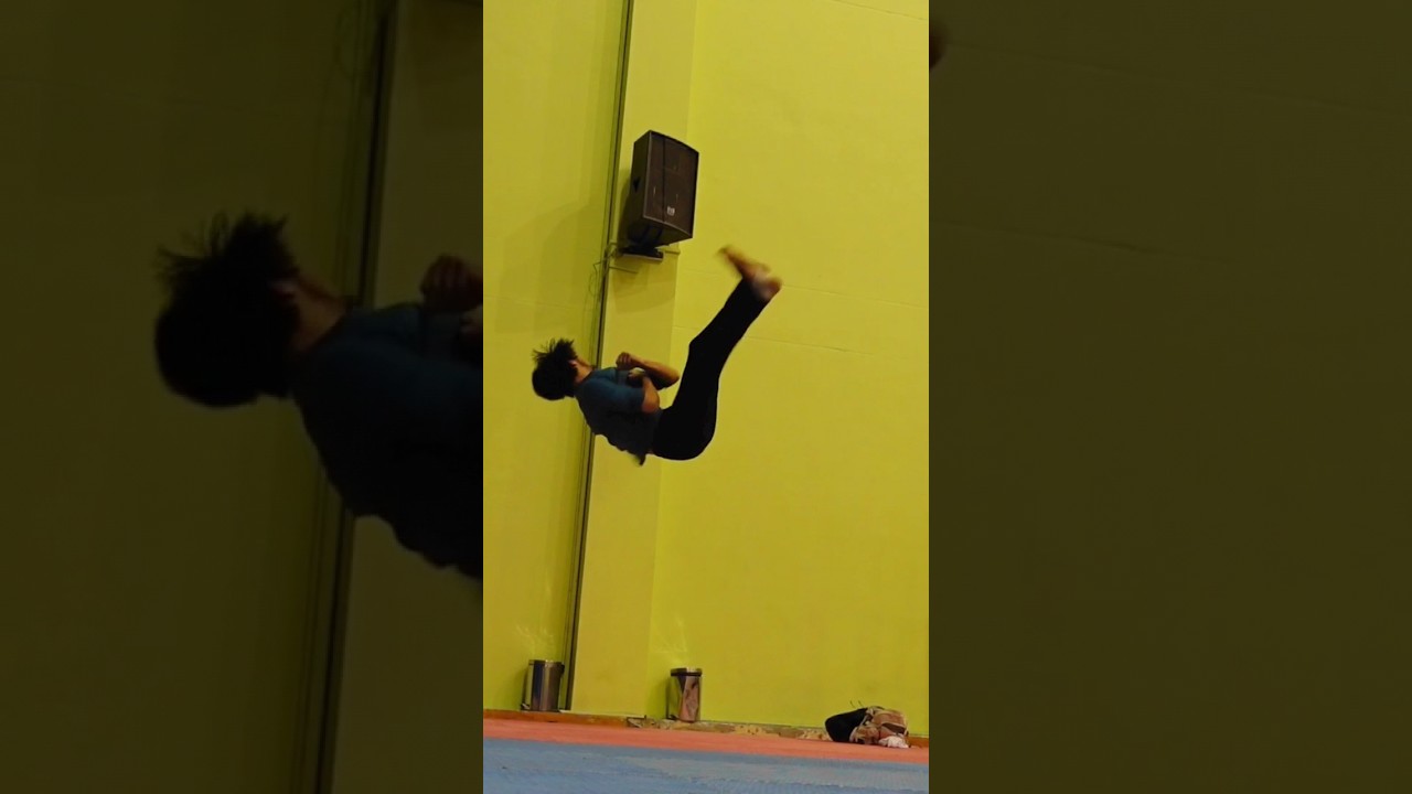 Dleg twist 🌪️🔥. #tricking #taekwondo #martialarts
