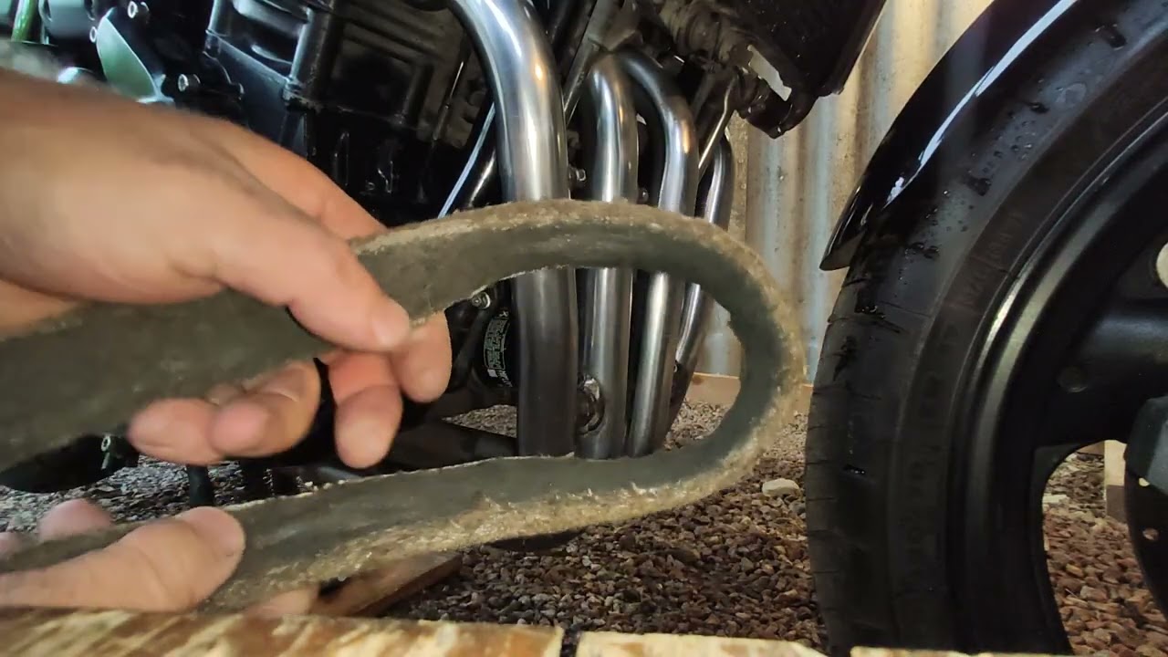 Самая дешёвая и эффективная чистка  выхлопных коллекторов  на мотоцикле.