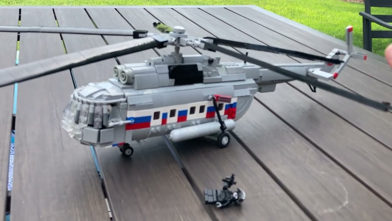 Lego Mil Mi-8 MTV VVIP (Russian presidential helicopter)