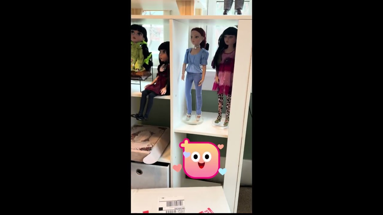 The dolls get a package!