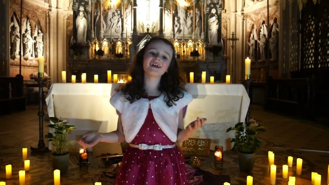 O HOLY NIGHT - EMMA SOPHIA / Incredible 7 year old singing