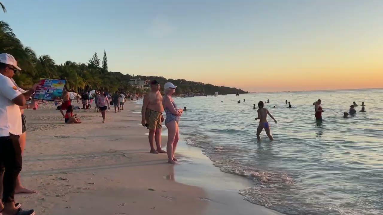 West Bay Beach Walk | Busy Evening in Roatán, Honduras
