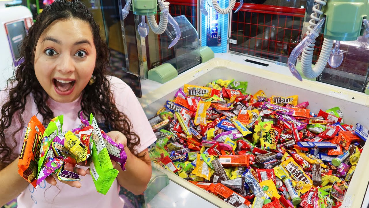 The Best Candy Claw Machine!