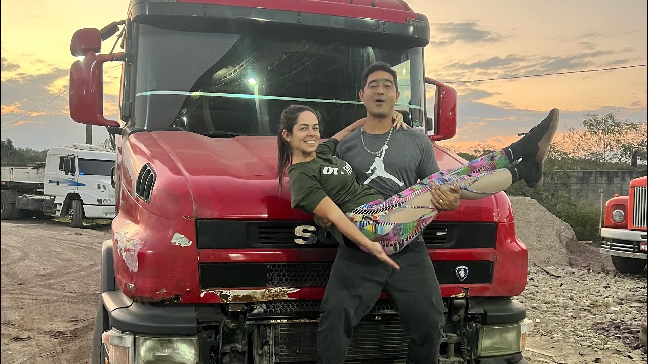 Compramos um novo caminhão, pra honra e Glória do Senhor 