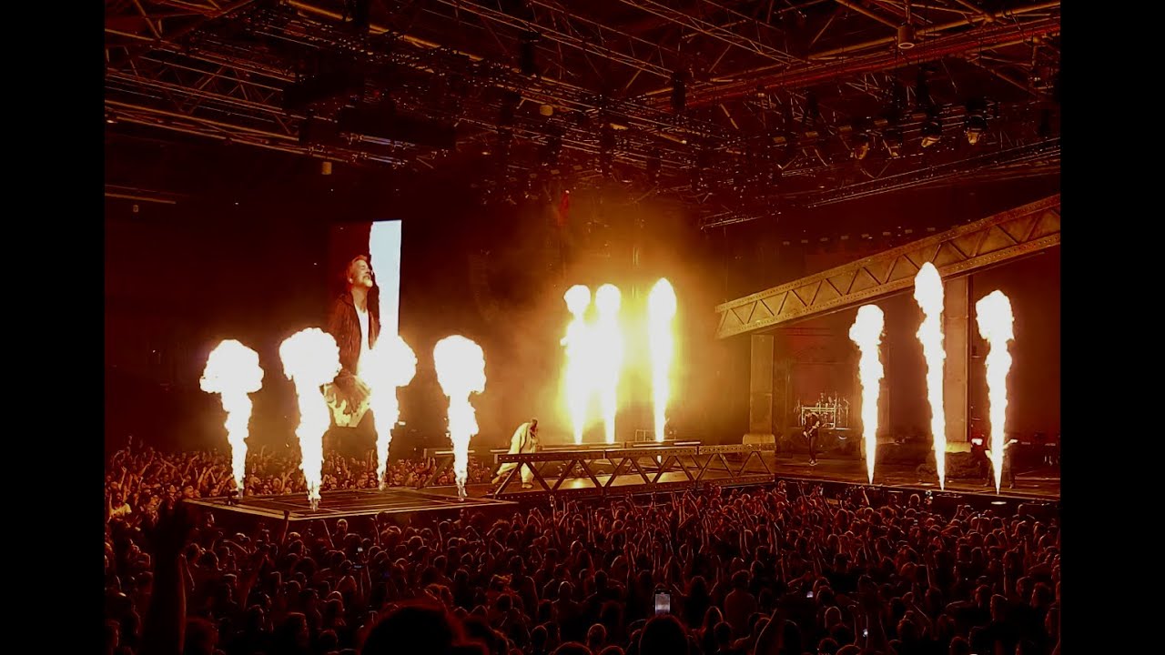 Parkway Drive, Sacred, Live Paris