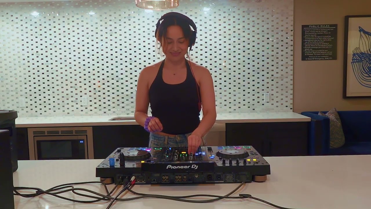 LIZZY MCQUIRE | CHILL HOUSE MIX