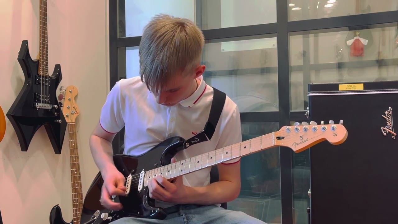 Elvar Hrafn - Comfortably numb (Pink Floyd solo cover)