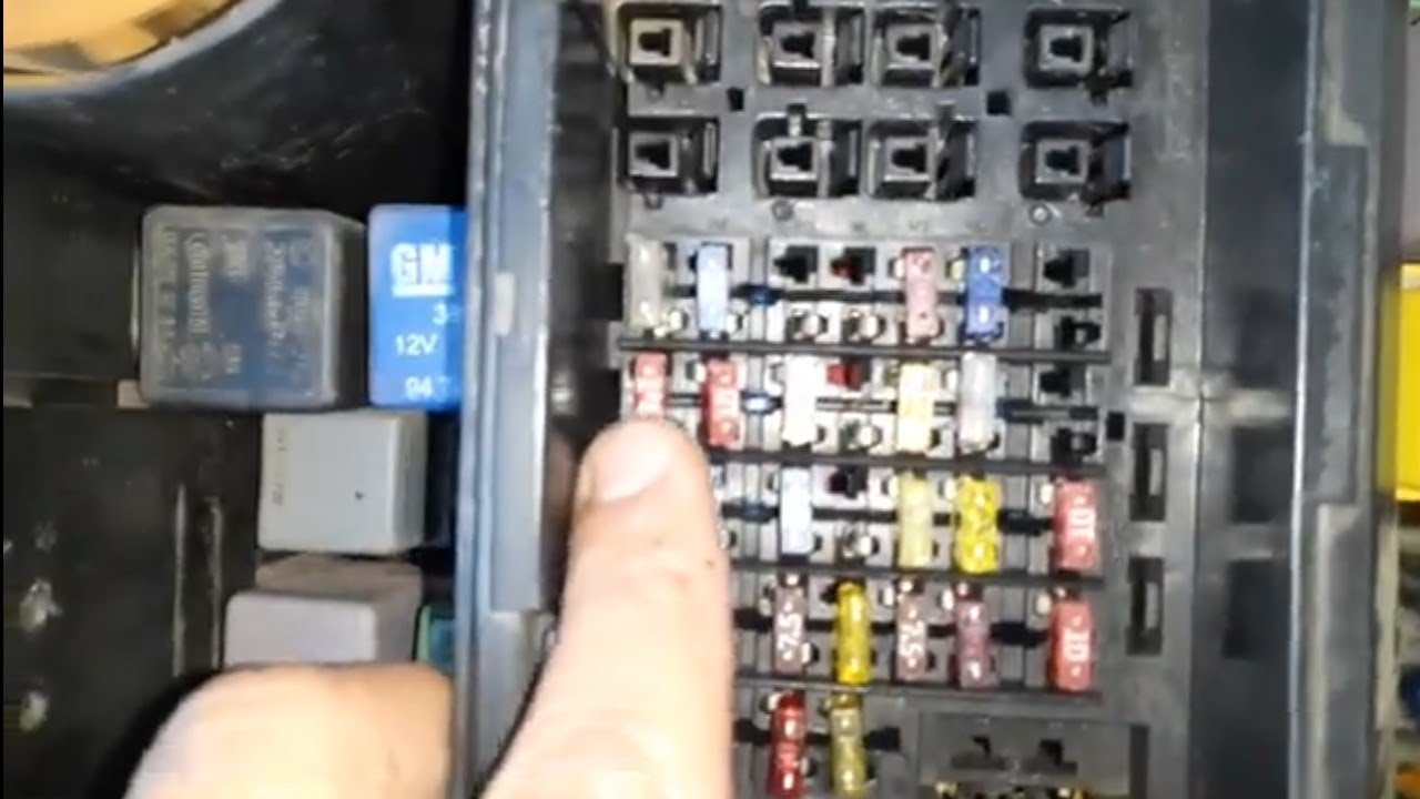 Fusível e interruptor de ré Corsa 2011!