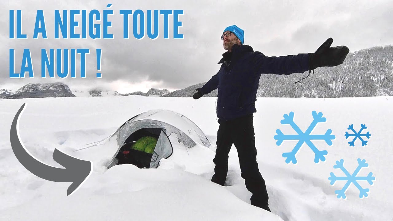 Je dors en MONTAGNE sous la tente et il NEIGE toute la nuit !