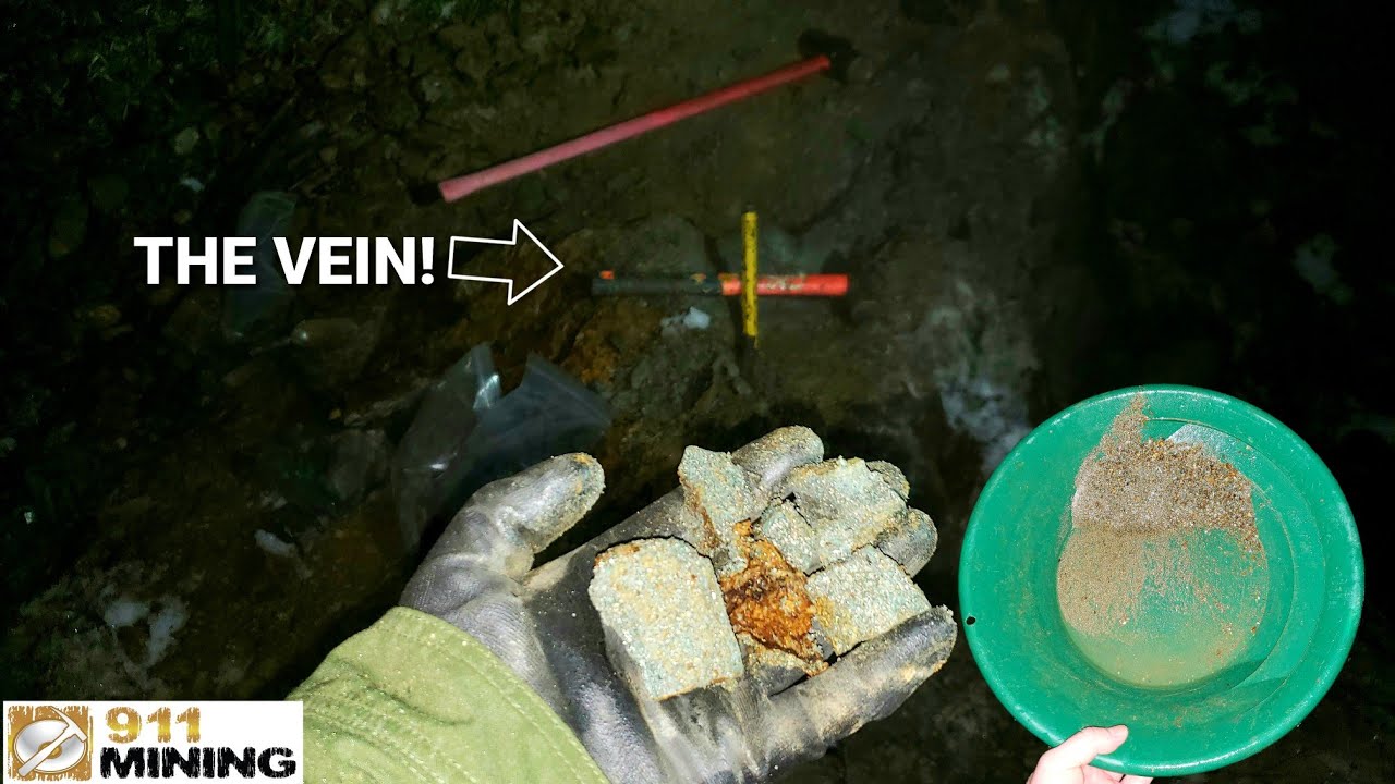 Removing High Grade Gold & Silver Ore From A Roadside Vein!