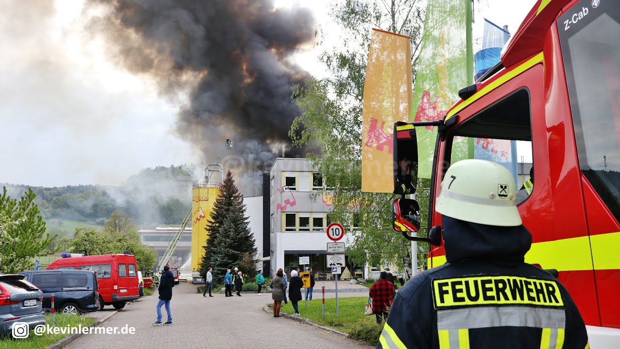 Feuer bei Spielwarenhersteller – Lagerhalle in Schorndorf-Miedelsbach brennt aus | Sony PXW Z90