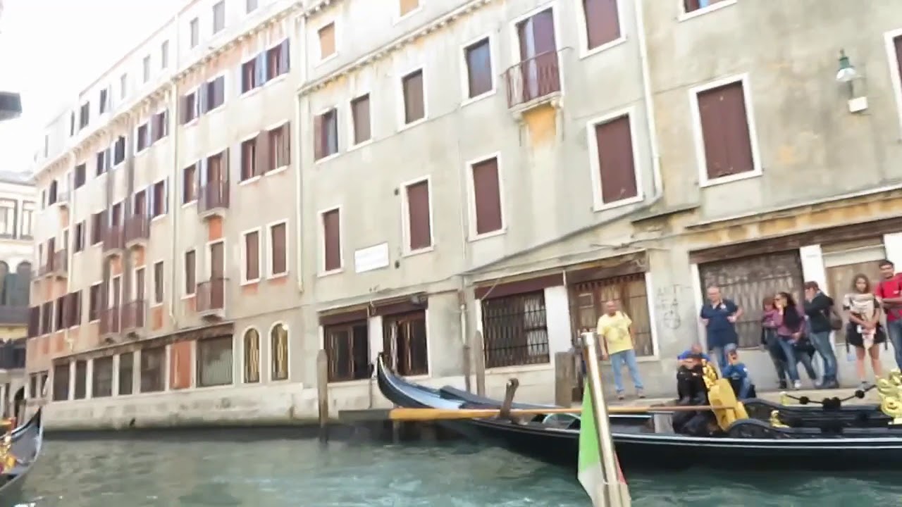 Private taxi ride to the Train Station in Venice Italy
