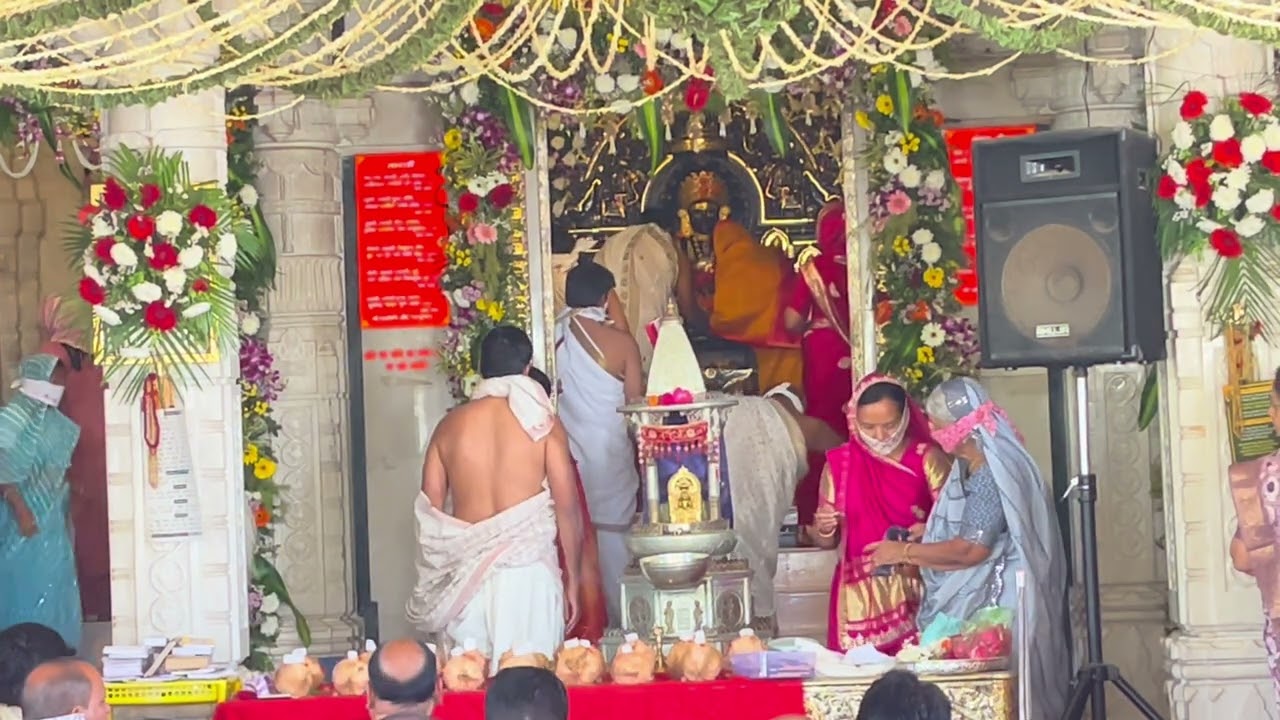పార్శ్వనాథ్ భగవాన్ సన్నిధిల భక్తుల ప్రార్థనలు 🙏 | 19వ ధ్వజారోహణ మహోత్సవం