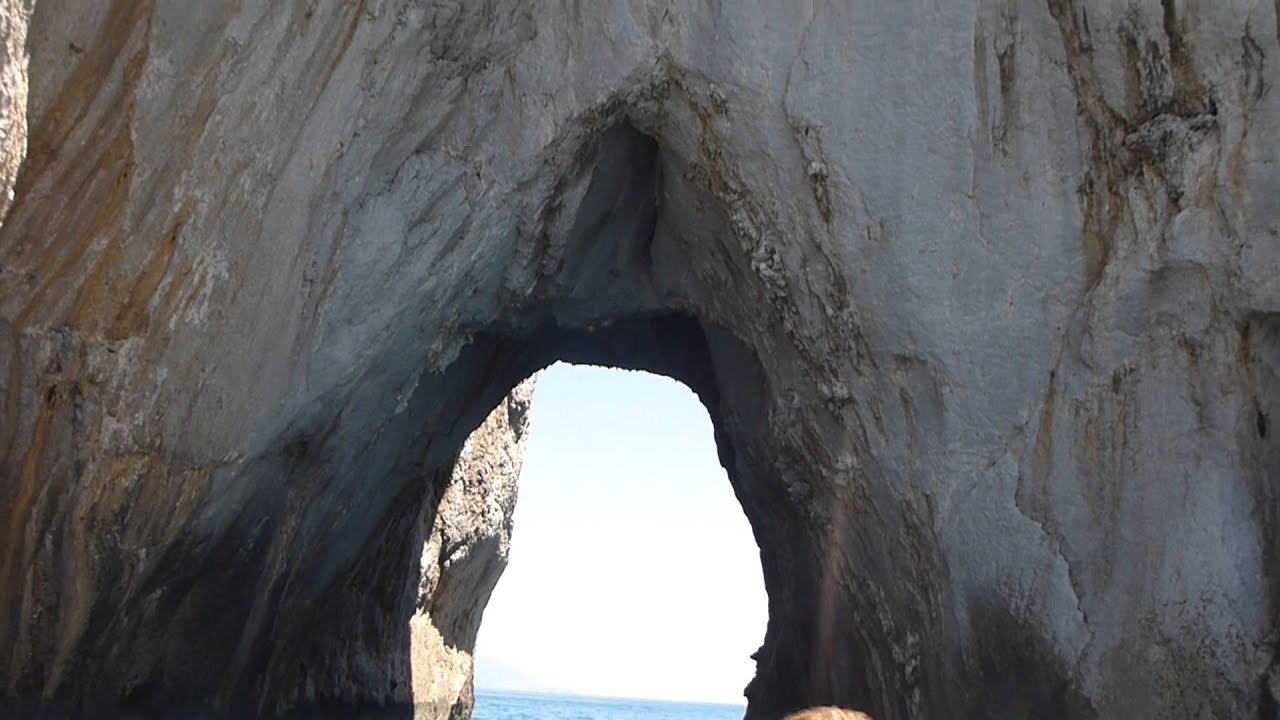 Lover's arch - Capri Island...need to kiss if you go under :)
