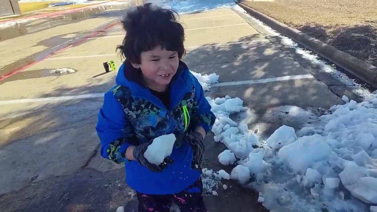 Giddy Man and Gizmo Super Cool Super Smart Super Show! Giddy and snow mountain 