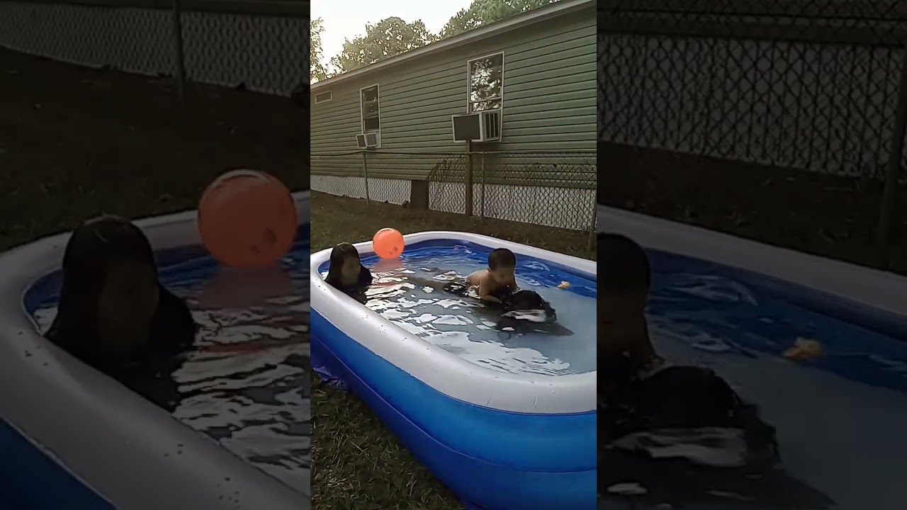 hechando un chapuzon en la picina.😁😄