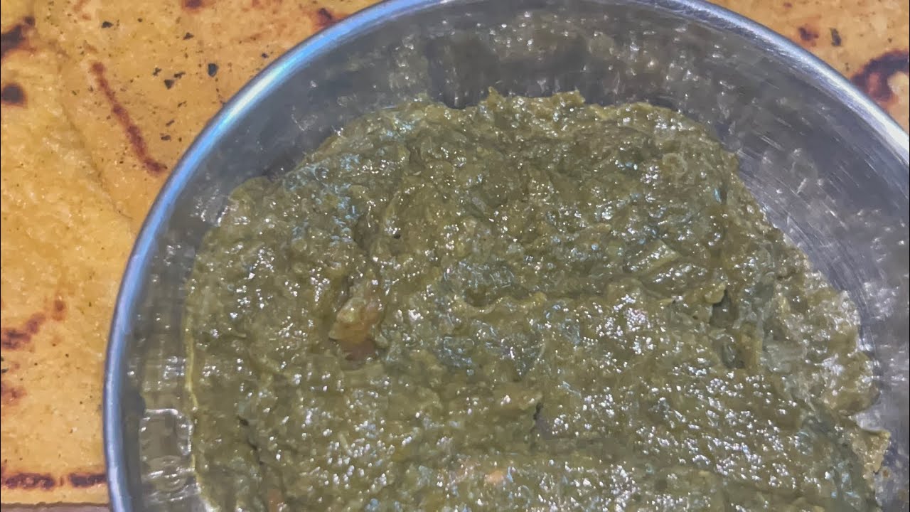 Sarso ka saag with makki kiroti 
